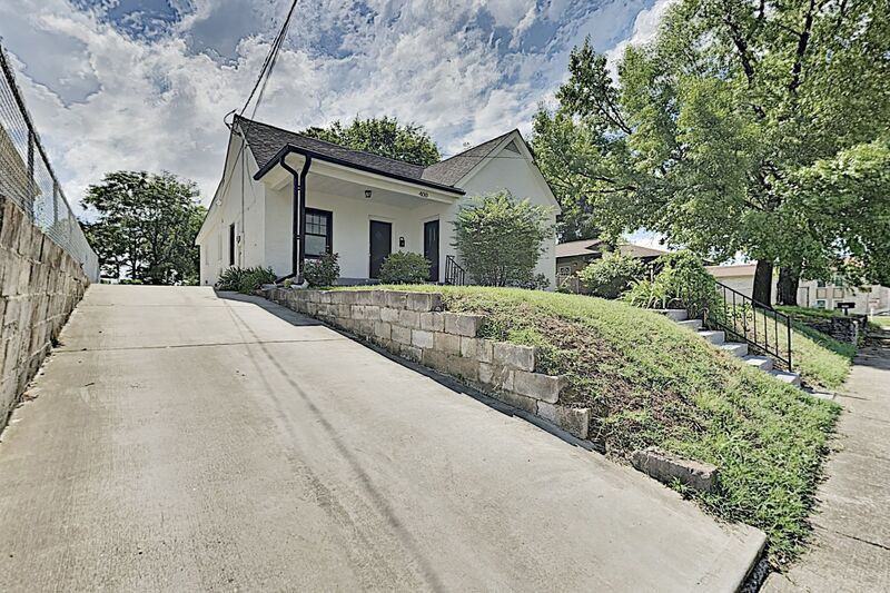 400 Neill Ave - Photo 2 of 20