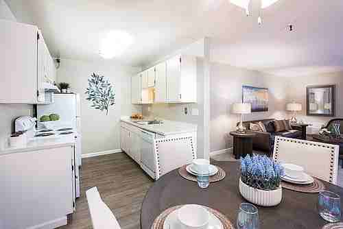 620 Iris Ave. - Photo 4 of 26