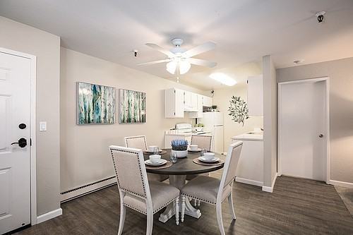 620 Iris Ave. - Photo 5 of 26