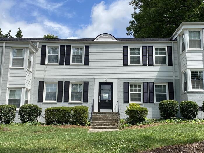 435 Wakefield Dr #1