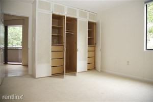 Woodley Plaza Condominiums - Photo 3 of 10