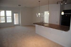 625 Creekside Way - Photo 3 of 9