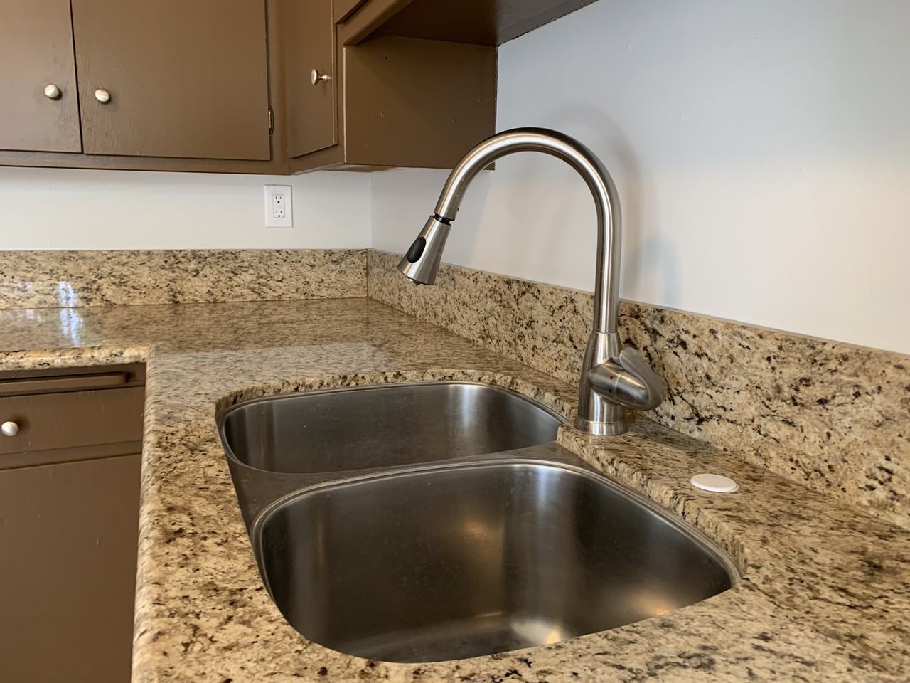 Highland Ridge Apartments      Please call: 909-328-4805 - Photo 4 of 19