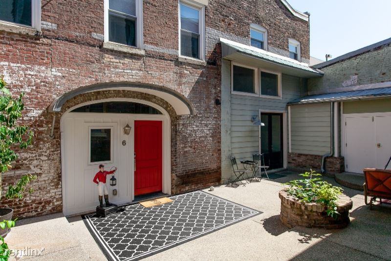 325 E Market St 6 - Photo 2 of 25