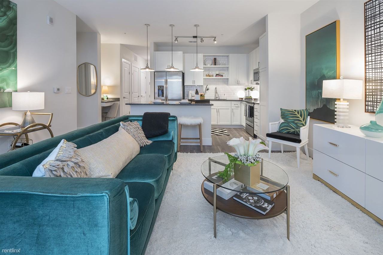 815 Main Ln - Photo 2 of 6