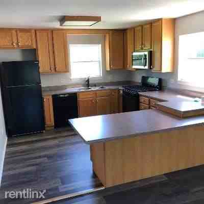 296 Pamela Ct - Photo 2 of 7