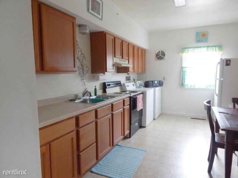 1339 Kewaskum St - Photo 3 of 6