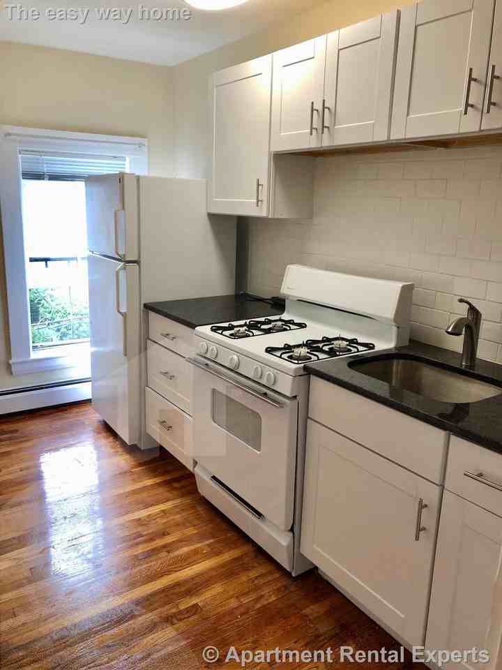 33 Chester St #3 - Photo 2 of 11