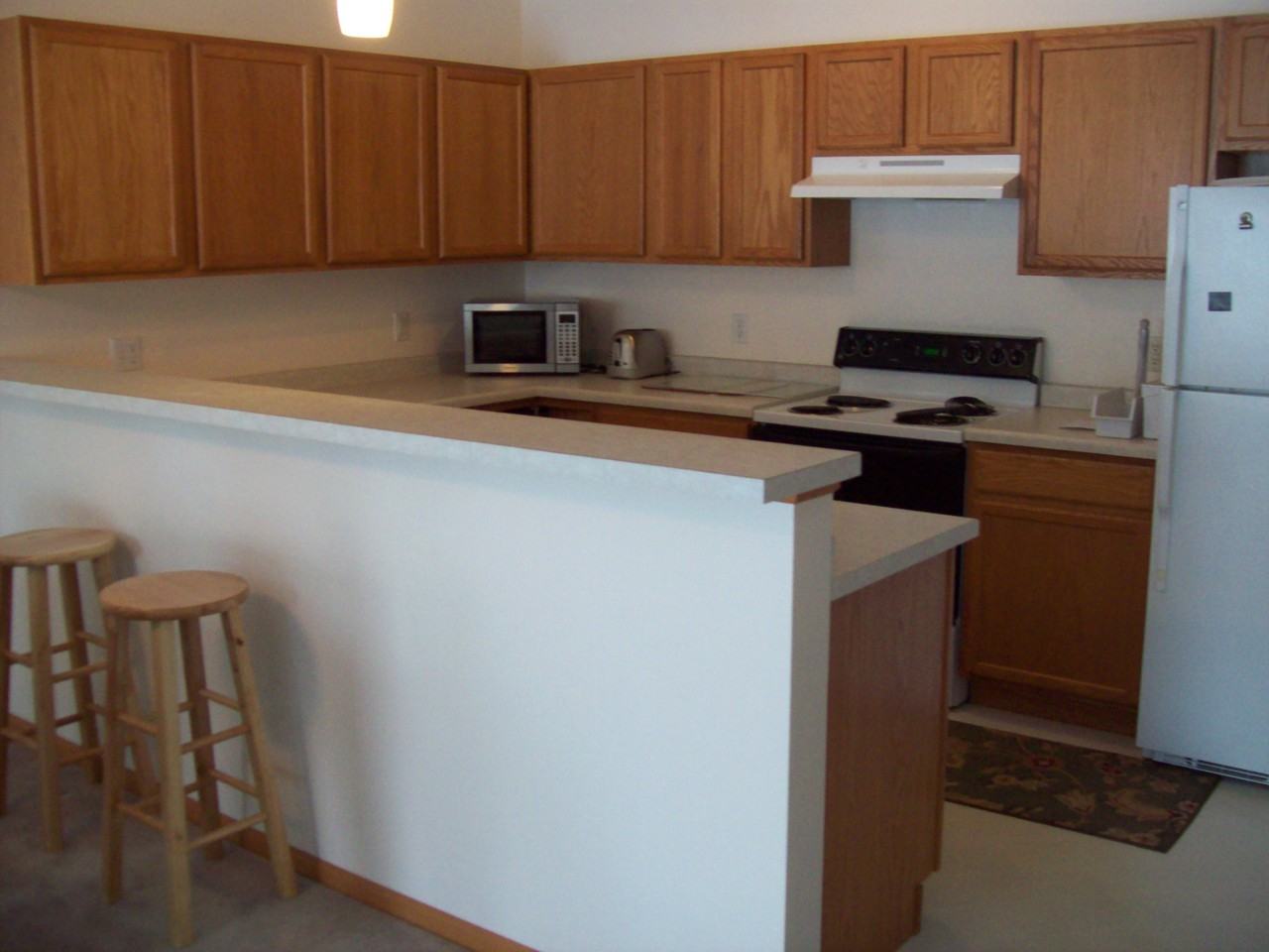 564 Willoughby Way W - Photo 4 of 10