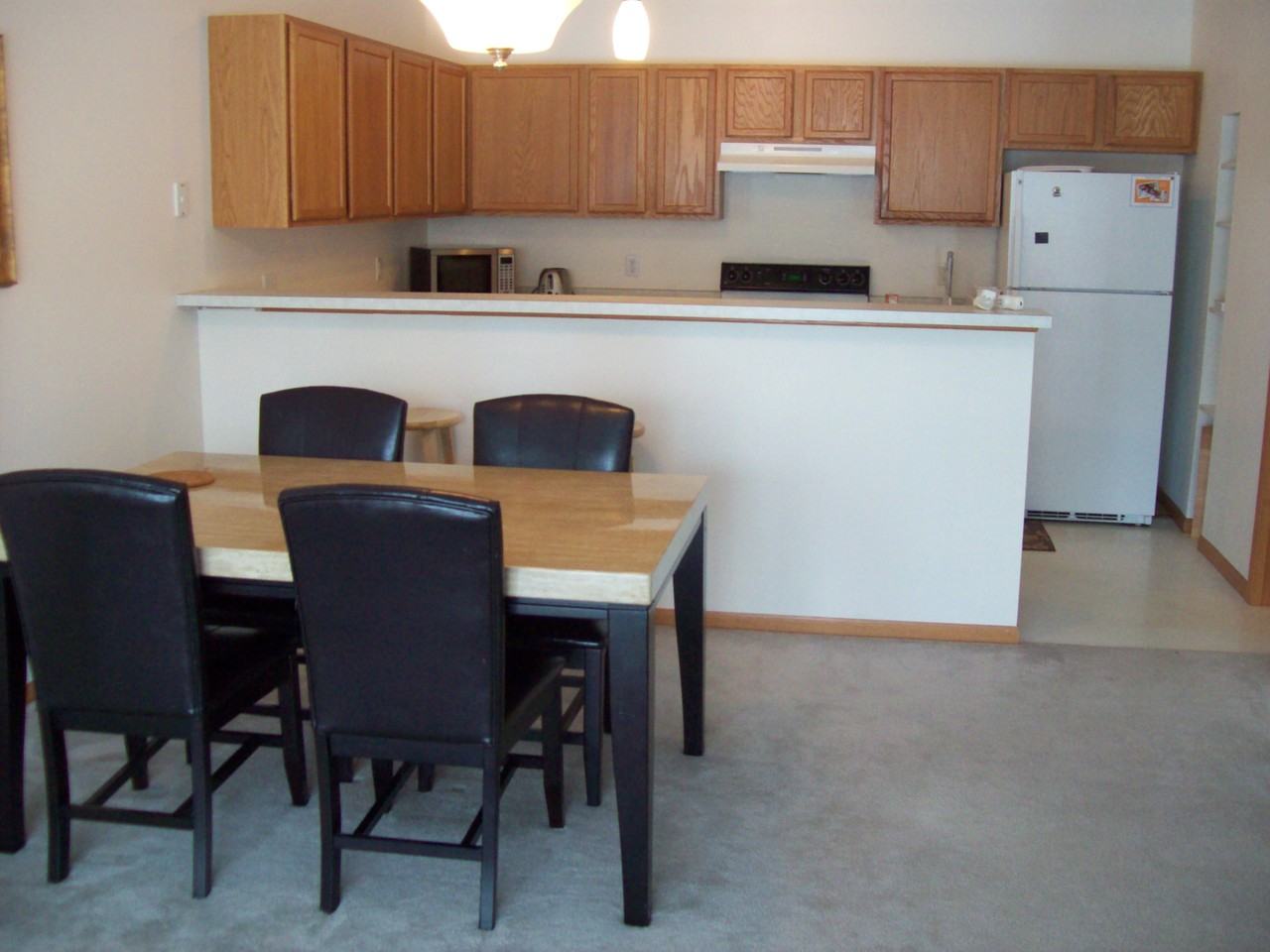 564 Willoughby Way W - Photo 5 of 10