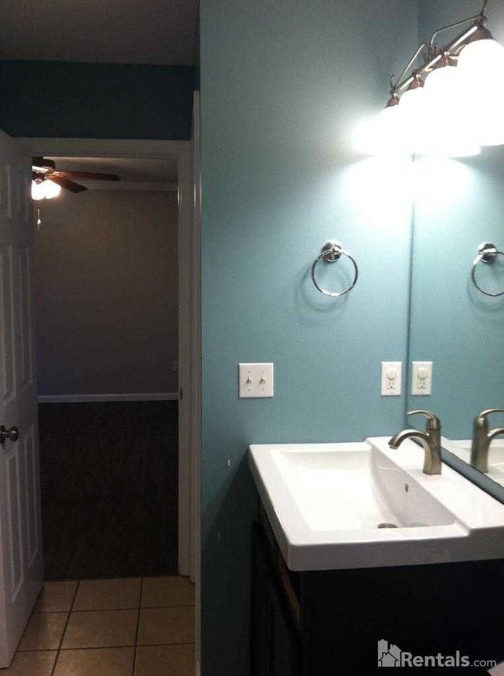9 Aberdeen Dr - Photo 2 of 10