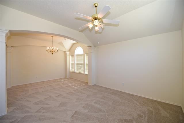 3132 Buena Vista Dr - Photo 3 of 33