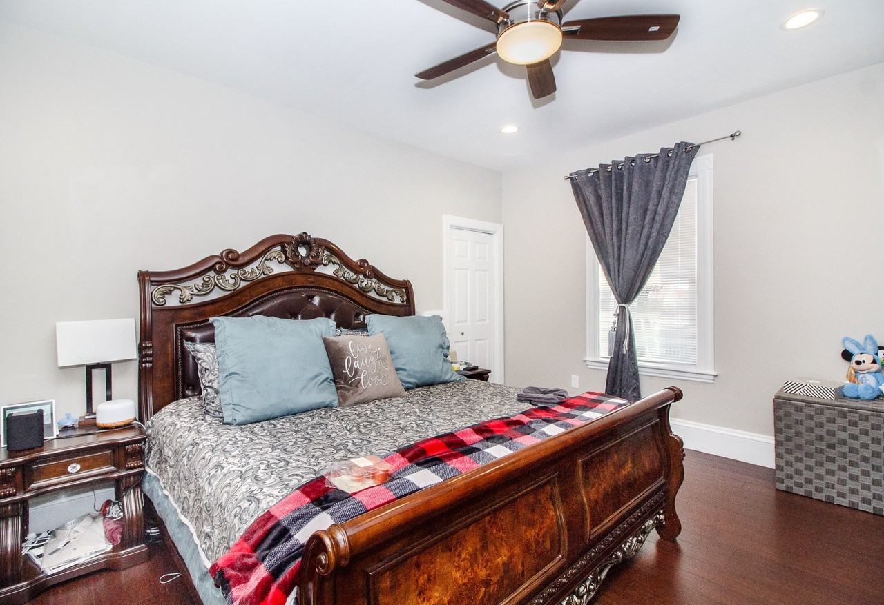 586 Park Street - Photo 2 of 14