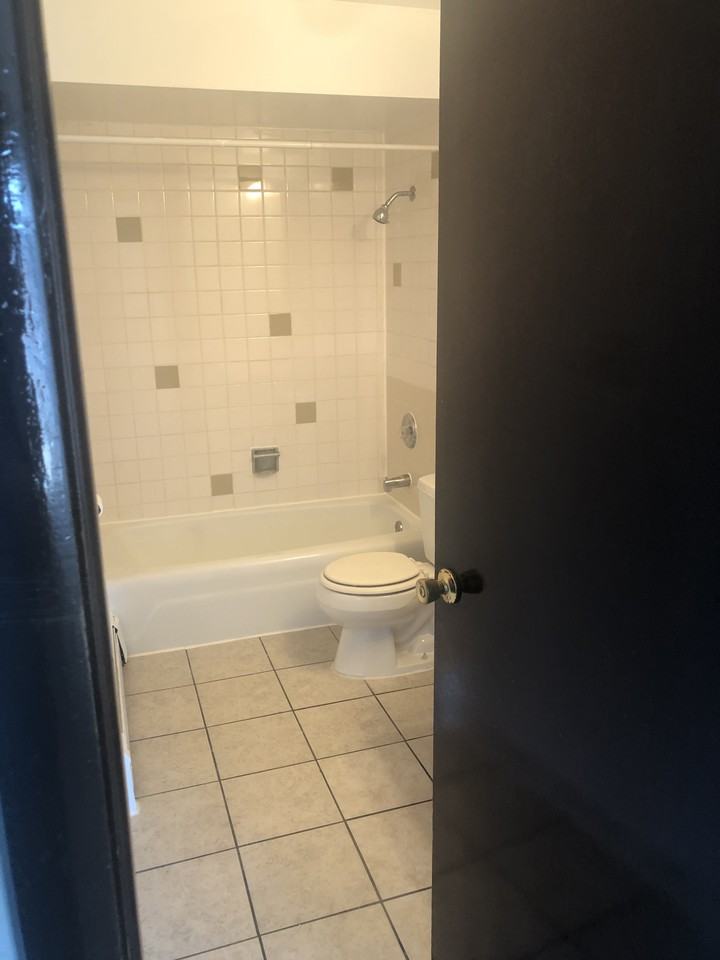 6724 107th St #1D - Photo 3 of 15