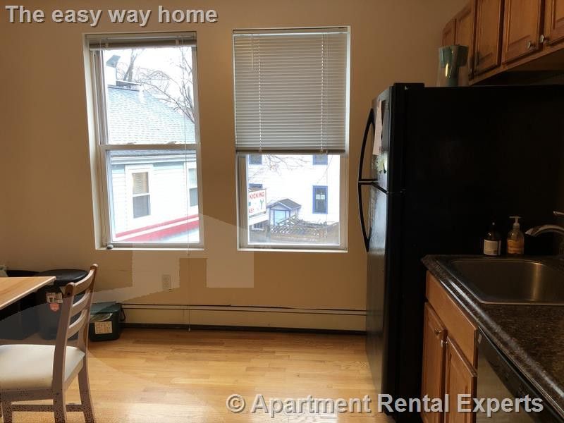 275 Putnam Ave #2 - Photo 2 of 10