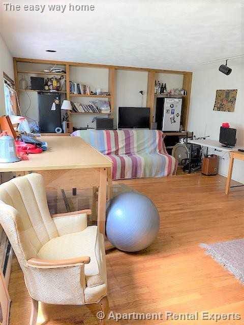 61 6th St - Photo 5 of 19