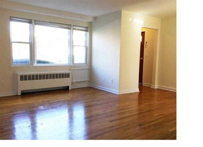 Circuit Rd, New Rochelle, NY 10805 3 Bedroom Apartment for Rent