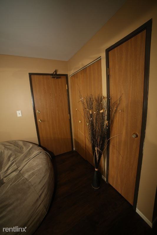 1356 N Geneva Dr - Photo 3 of 3