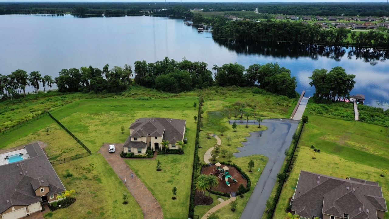 17633 Sailfin Dr - Photo 2 of 19