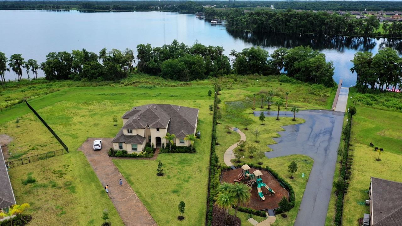 17633 Sailfin Dr - Photo 3 of 19