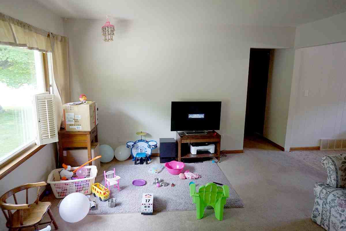 705 Pershing Ave - Photo 3 of 20