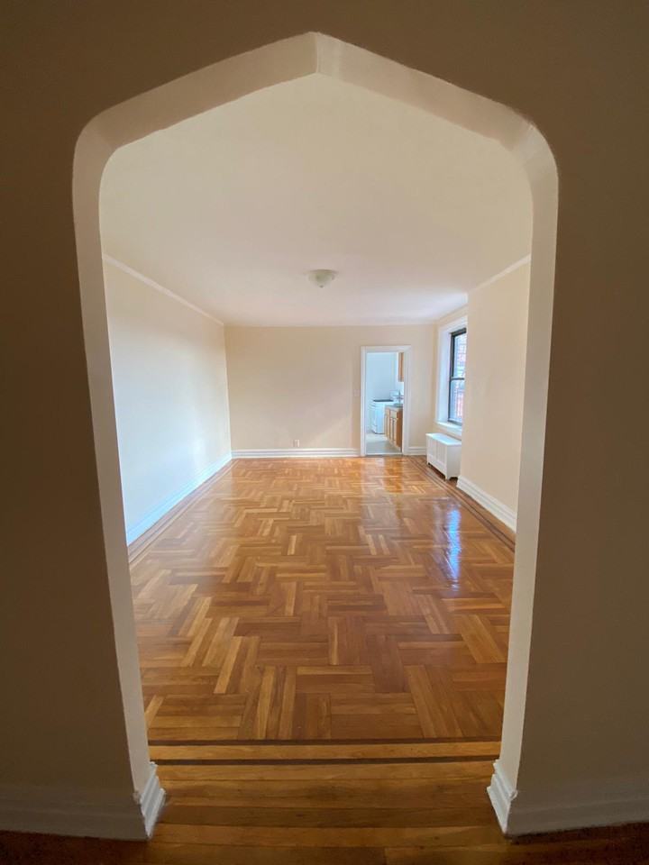 1716 Avenue T - Photo 3 of 8