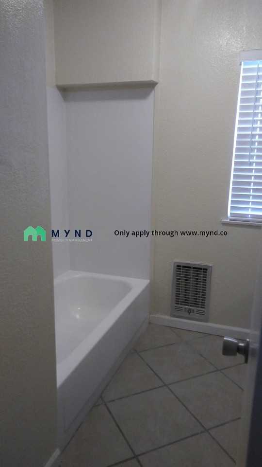 1317 Rushden Dr - Photo 3 of 6