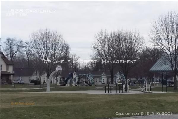 1528 Carpenter Ave - Photo 2 of 11