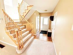 27 Mansbridge Crescent - Photo 3 of 9