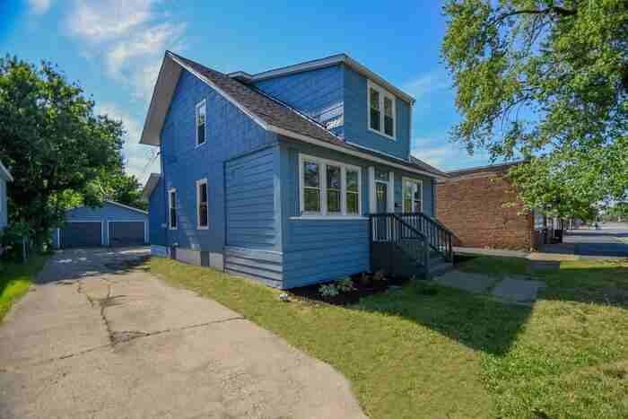 2812 Dekalb St - Photo 2 of 24