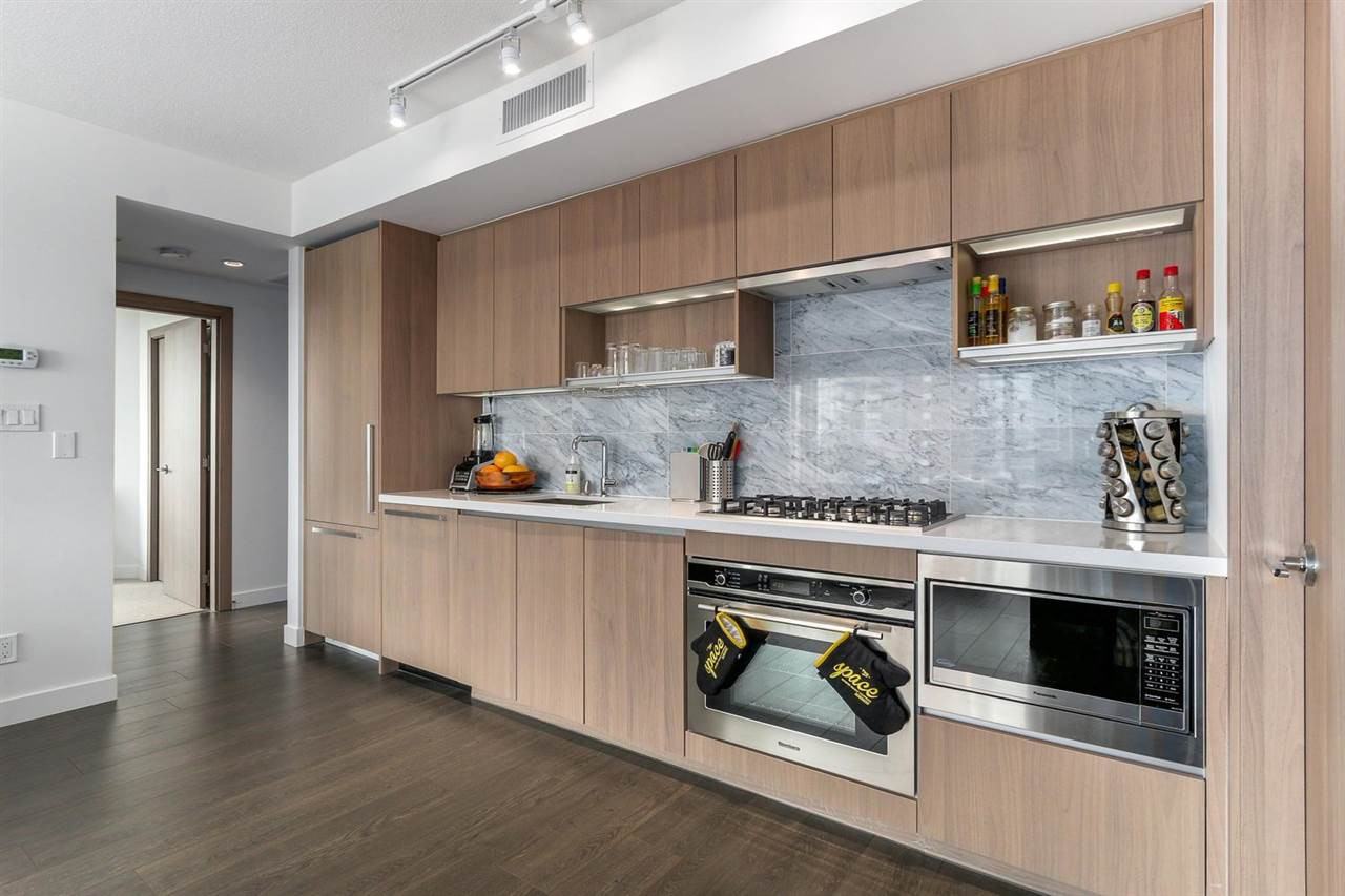 38 Smithe Street #1657 - Photo 3 of 24