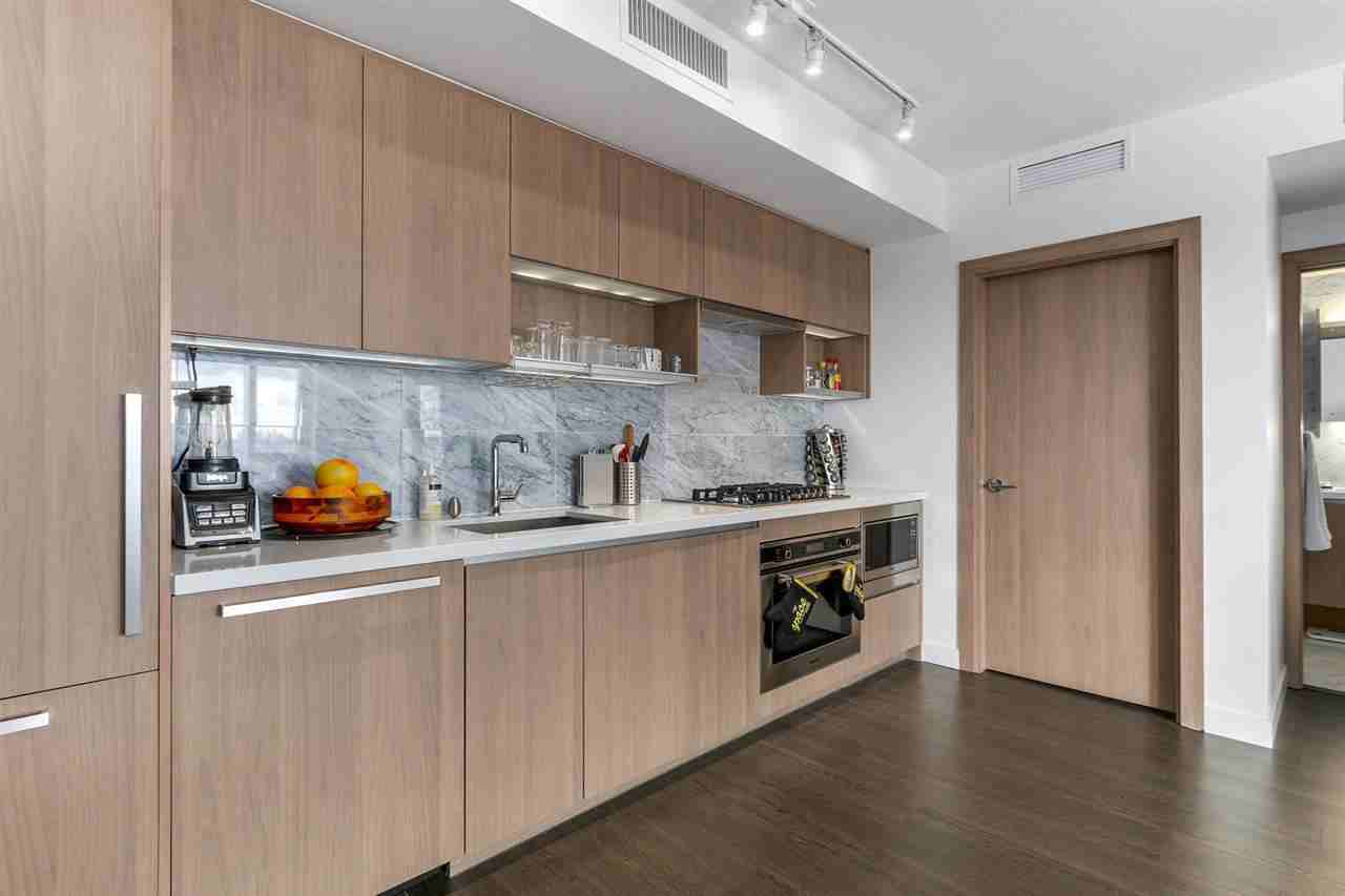 38 Smithe Street #1657 - Photo 5 of 24