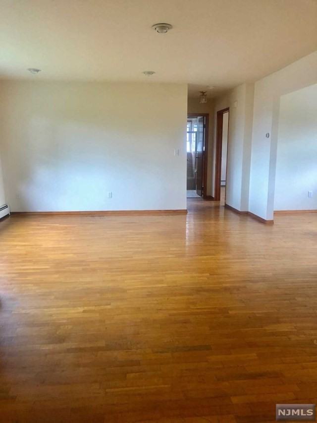 293 Adriana St - Photo 2 of 19