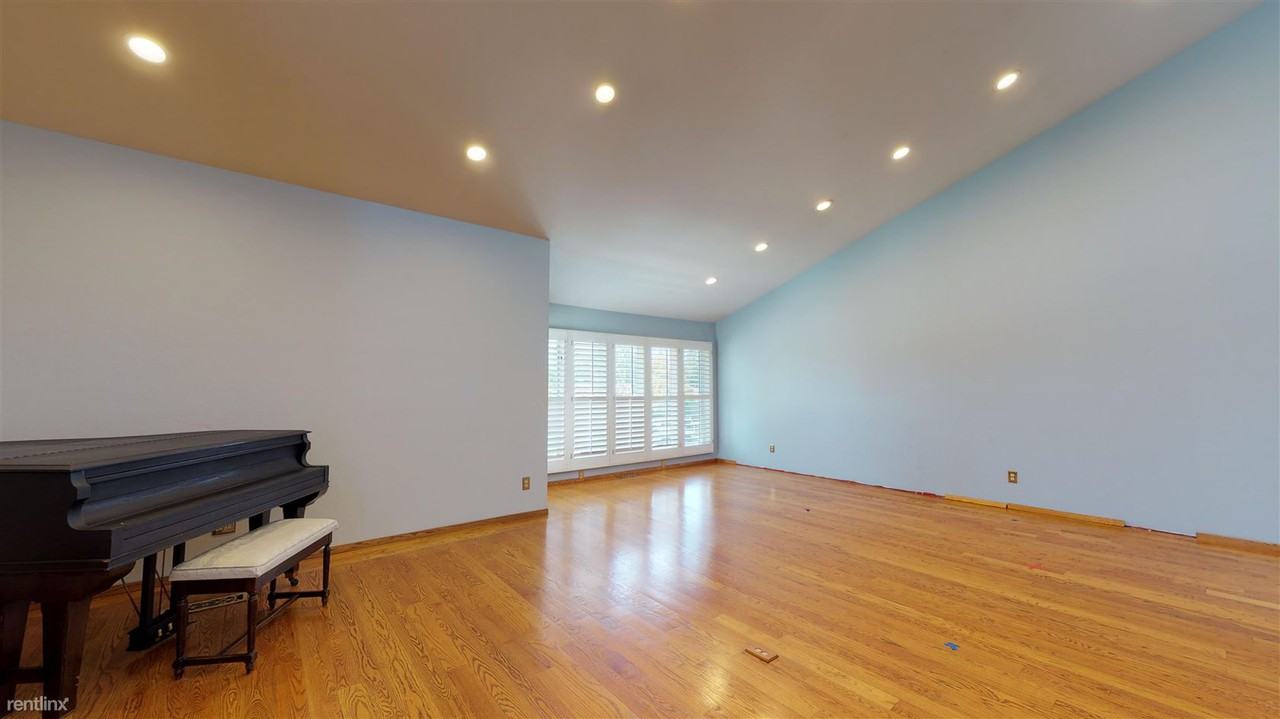 Brizo Haus - Photo 2 of 28