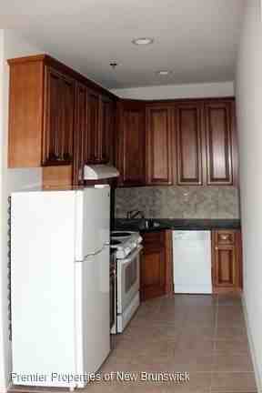 76 Louis Street - Photo 3 of 6