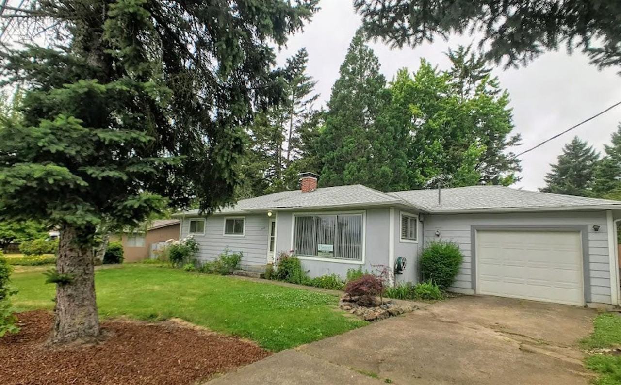 1800 Nw Lynwood St - Photo 2 of 23