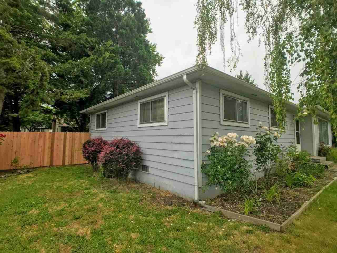 1800 Nw Lynwood St - Photo 3 of 23