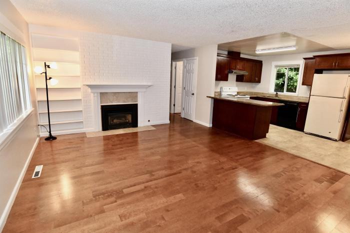 10487 Se 19th St - Photo 2 of 13