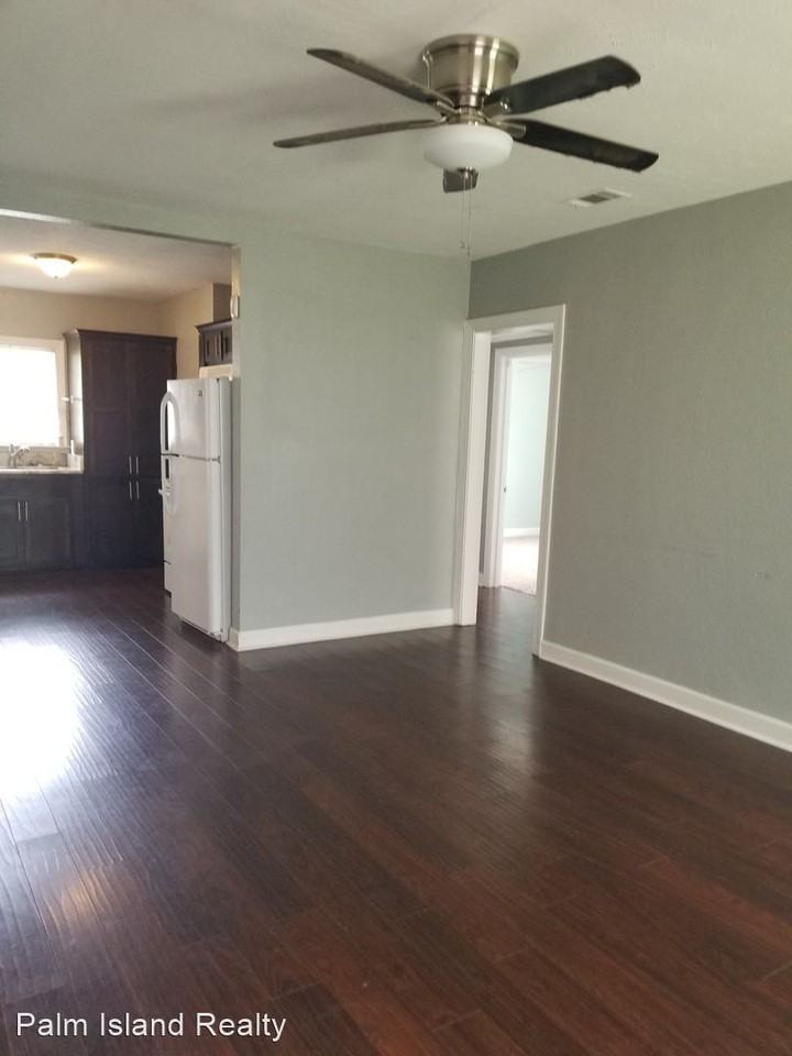 299 Chestnut St - Photo 2 of 9