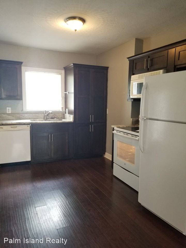 299 Chestnut St - Photo 3 of 9