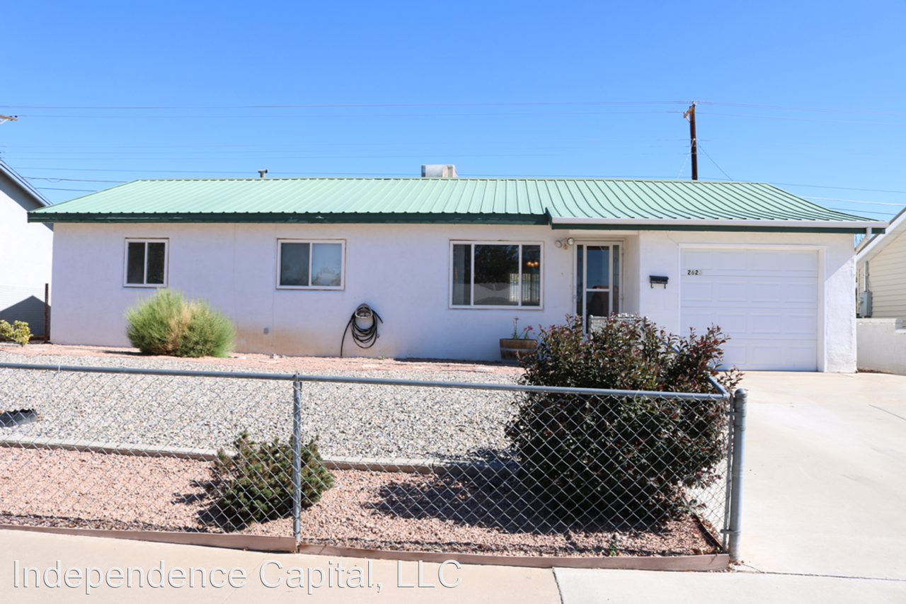 2620 N Mossman Dr - Photo 2 of 9