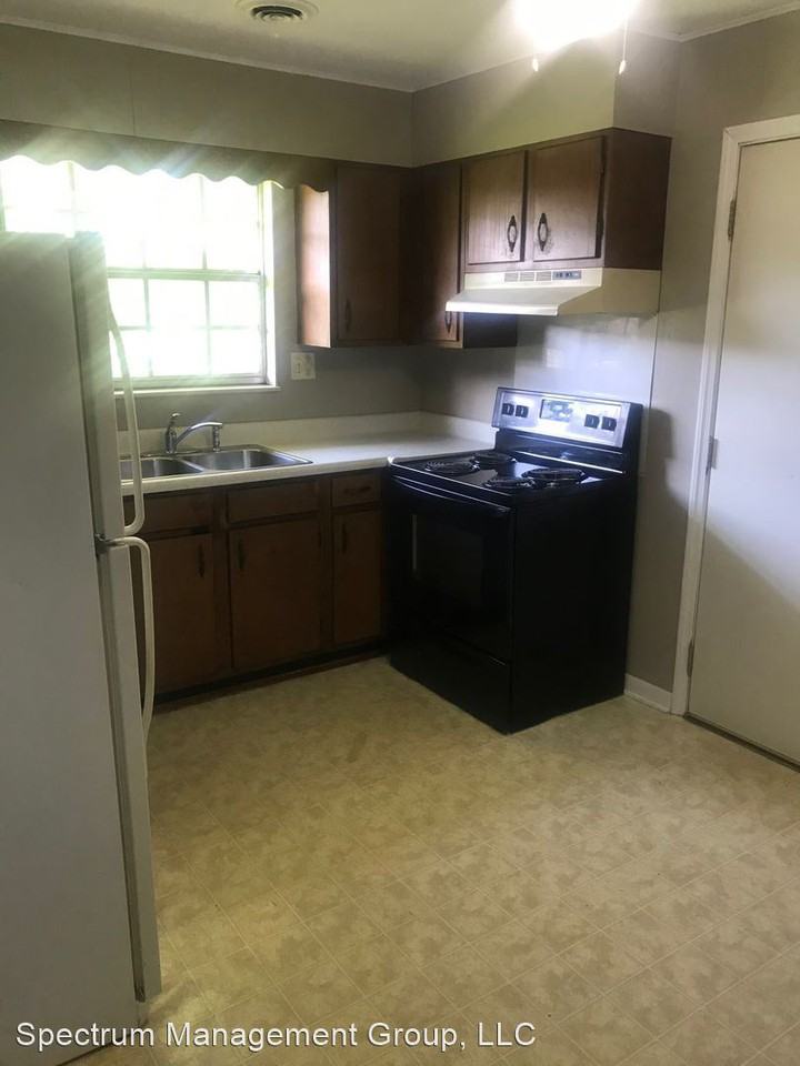 1574 Greene Rd - Photo 3 of 10