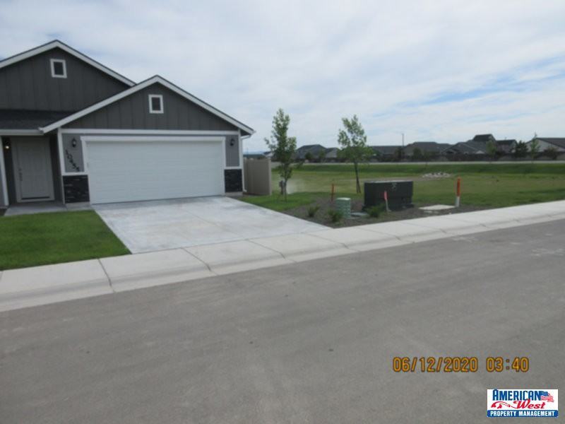 10455 Blue Springs St - Photo 2 of 17