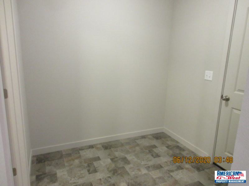 10455 Blue Springs St - Photo 6 of 17