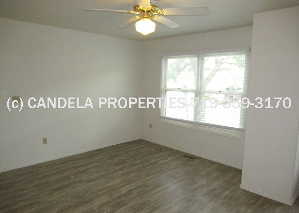 6913 Yellowpine Dr - Photo 3 of 49