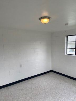 118 N Old Church St - Photo 3 of 20