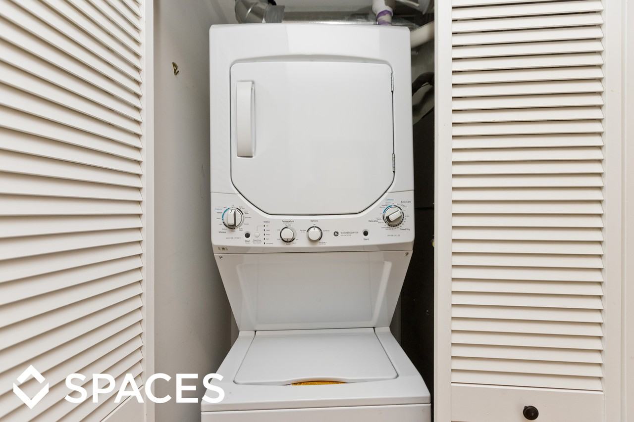 2209 W Eastwood Ave - Photo 2 of 7