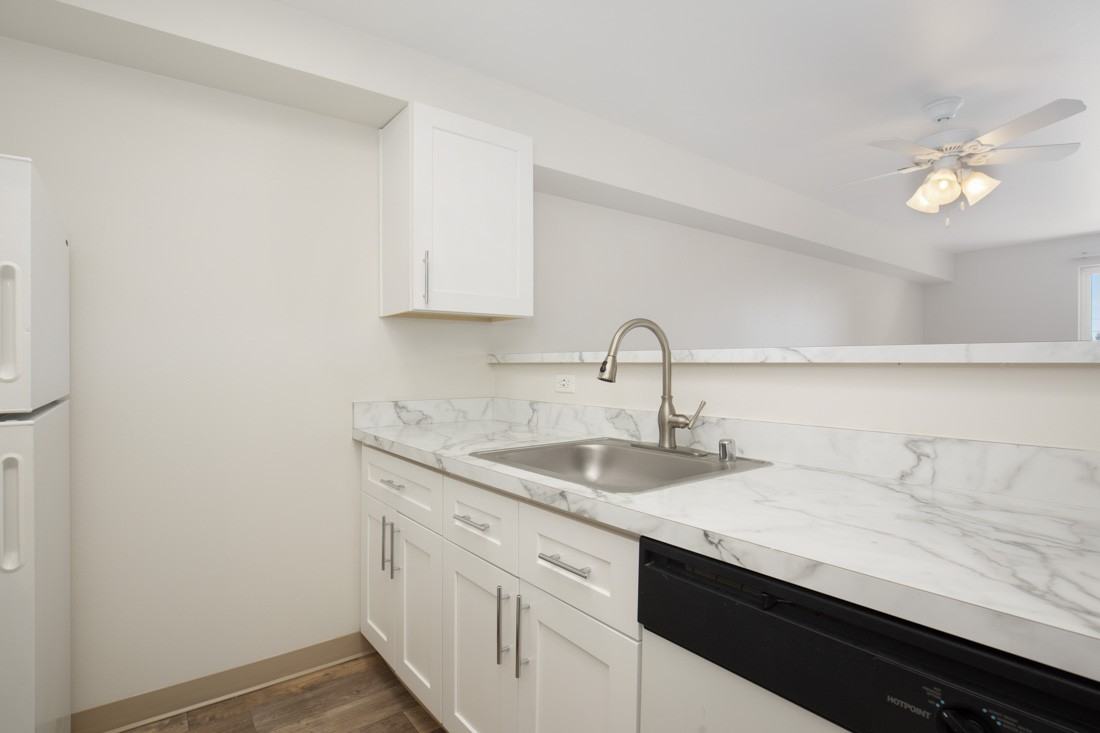 Camelot Apartment Homes - Photo 6 of 43