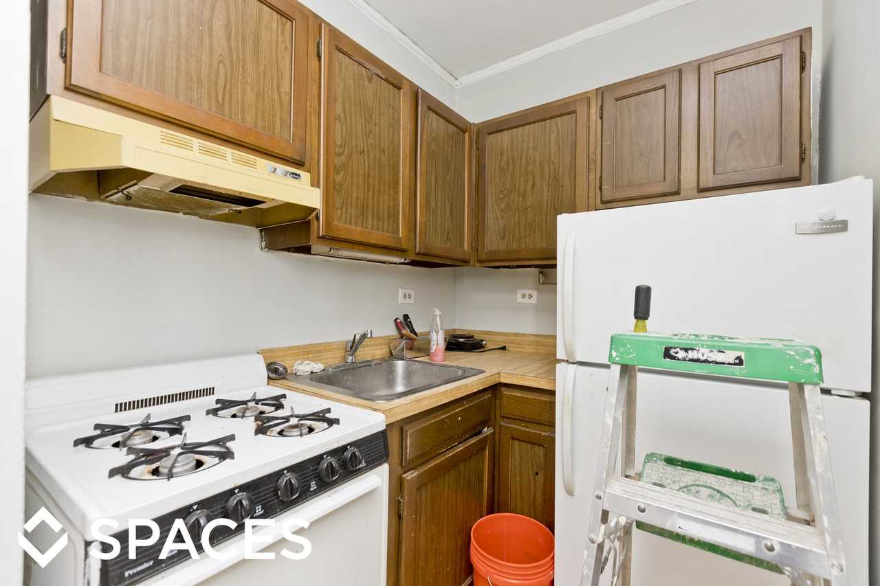 837 W Wolfram St - Photo 2 of 33