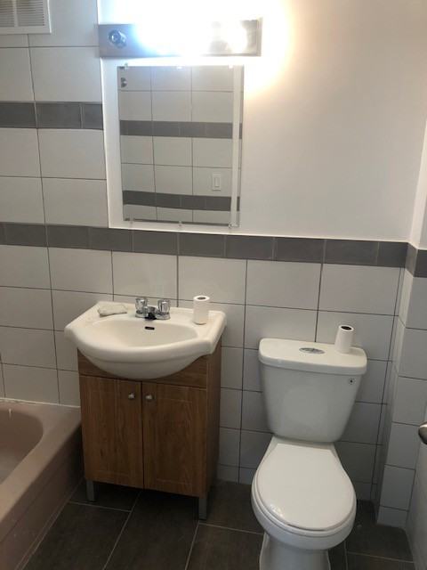 2370 Gold - Photo 2 of 2